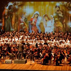 Dedicado à Espanha, Concerto de Natal com orquestra de alunos da Rede emociona público na Barra
