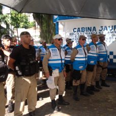 Guardas municipais perfilados durante lançamento do Rio+Seguro na Taquara. Foto: Marcelo Piu / Prefeitura do Rio