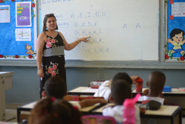 Professora em sala de aula