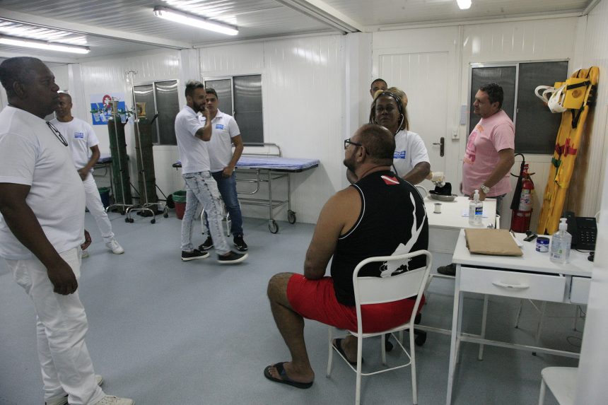 Atendimento médico no posto médico Largo da Carioca