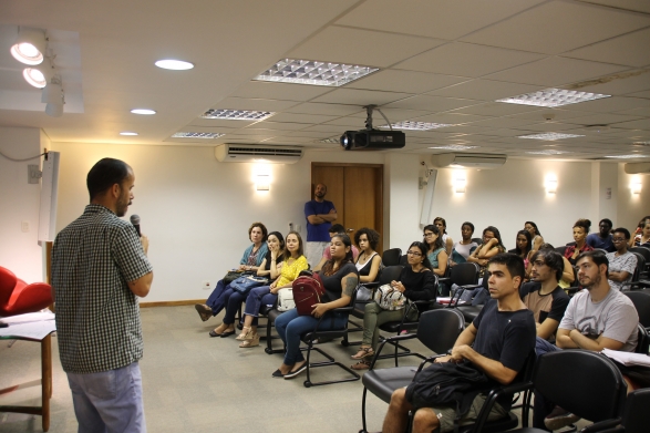 Alunos do projeto "Providenciando o Futuro"