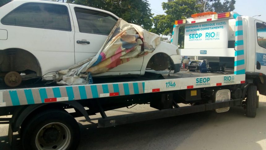 Seop realiza operação especial contra veículos abandonados e estacionamento irregular na Ilha do Governador
