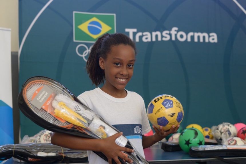 Escola municipal olímpica recebe materiais esportivos do Comitê Olímpico do Brasil