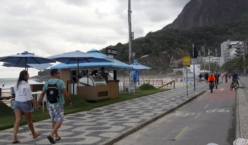 Quiosque na Orla do Leblon, na Zona Sul: novas regras em discussão