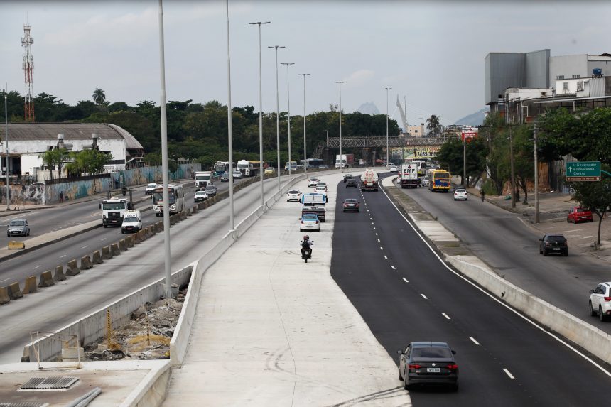 Trecho liberado da Avenida Brasil no sentido Centro. Foto: Hudson Pontes / Prefeitura do Rio