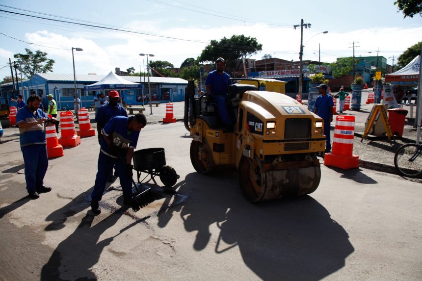 Recuperação do asfalto foi uma das reivindicações predominantes dos moradores do Villar Carioca, em Inhoaíba. Foto: Hudson Pontes / Prefeitura do Rio