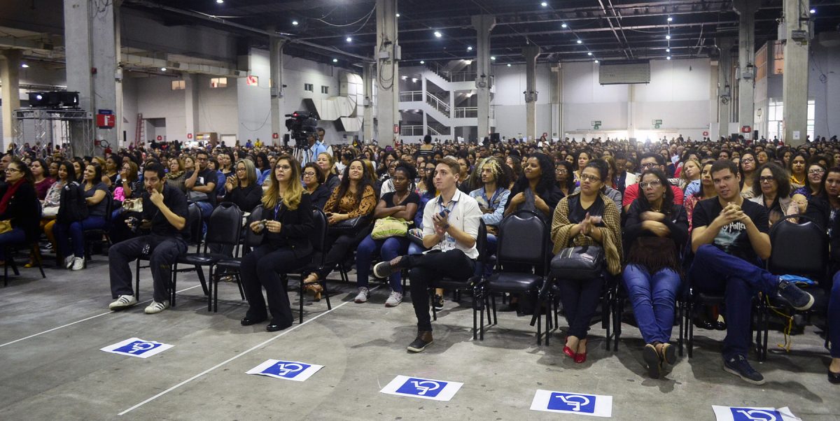 Jornada de Educação Inclusiva : debate sobre neurociência e lançamento de orquestra de alunos com deficiência