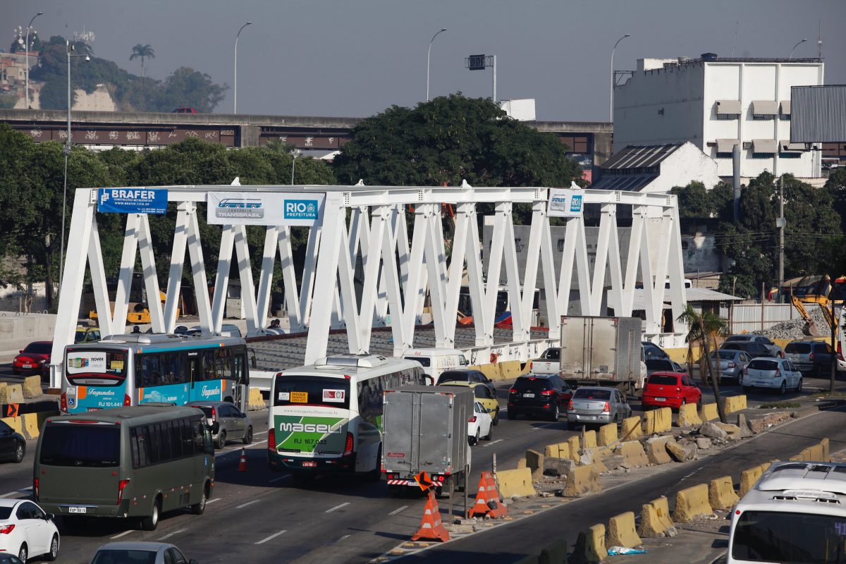 Treliça de viaduto do BRT na Avenida Brasil será erguida neste fim de semana. Foto: Hudson Pontes / Prefeitura do Rio
