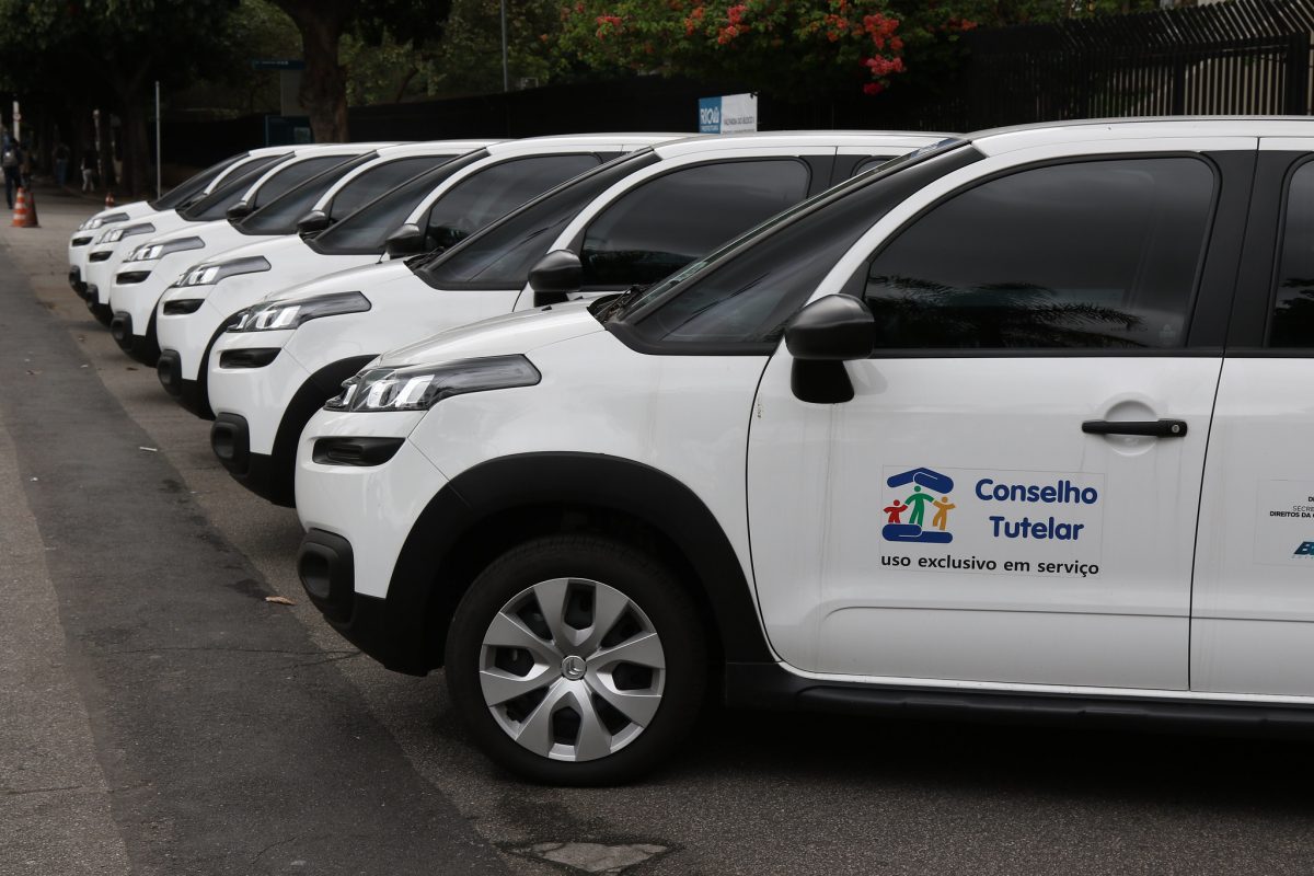 Carros entregues pelo município para atuação dos conselheiros tutelares. Foto: Hudson Pontes / Prefeitura do Rio