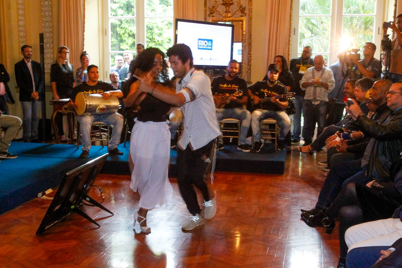 Dançarinos se apresentam durante evento no Palácio da Cidade Foto: Marcelo Piu