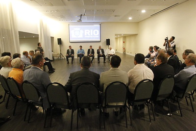 Prefeito Marcelo Crivella se reúne com empresários na Barra da Tijuca