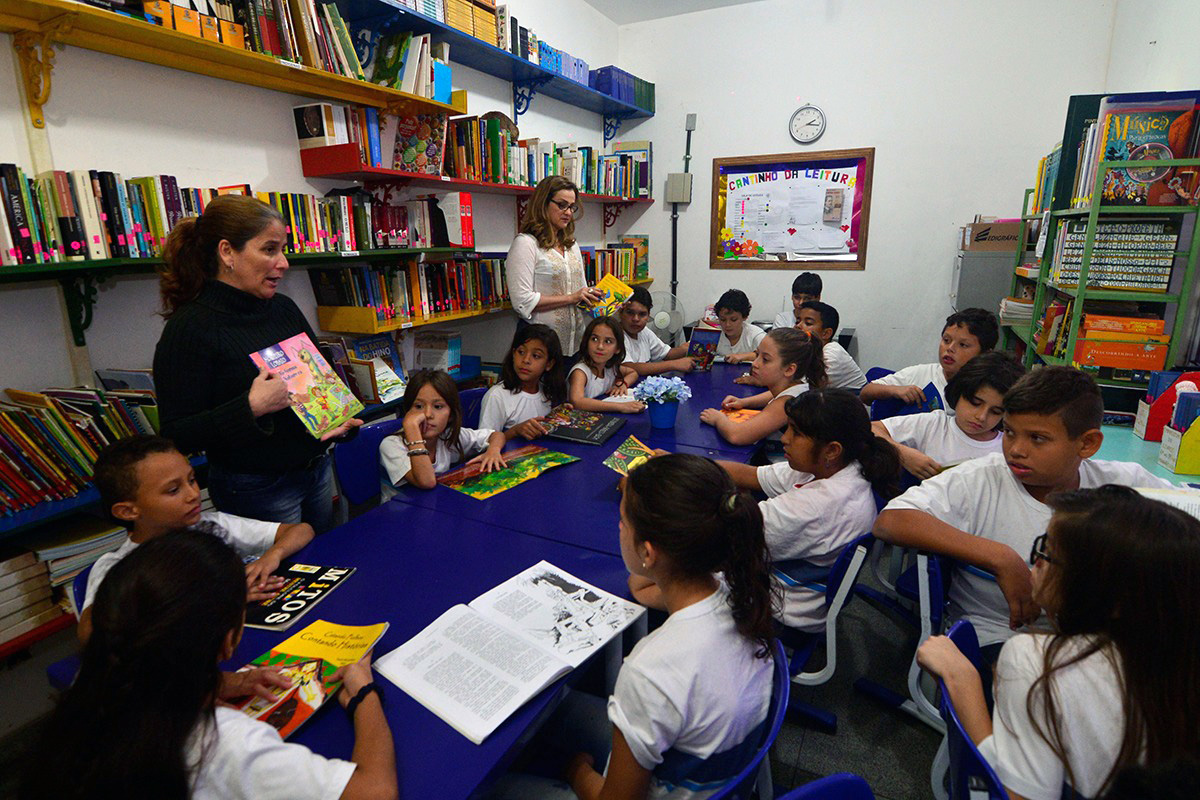 Secretarias municipais de Educação e de Cultura lançam programa Paixão de Ler no Teatro Carlos Gomes