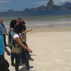 Guardas municipais do Rio participam de curso sobre limpeza de praias em Niterói. Foto: divulgação / GM