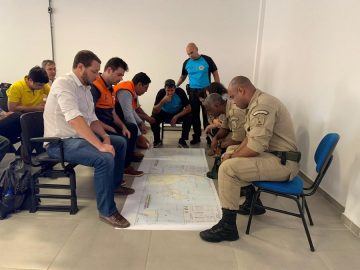 Guardas municipais do Rio participam de curso sobre limpeza de praias em Niterói. Foto: divulgação / GM