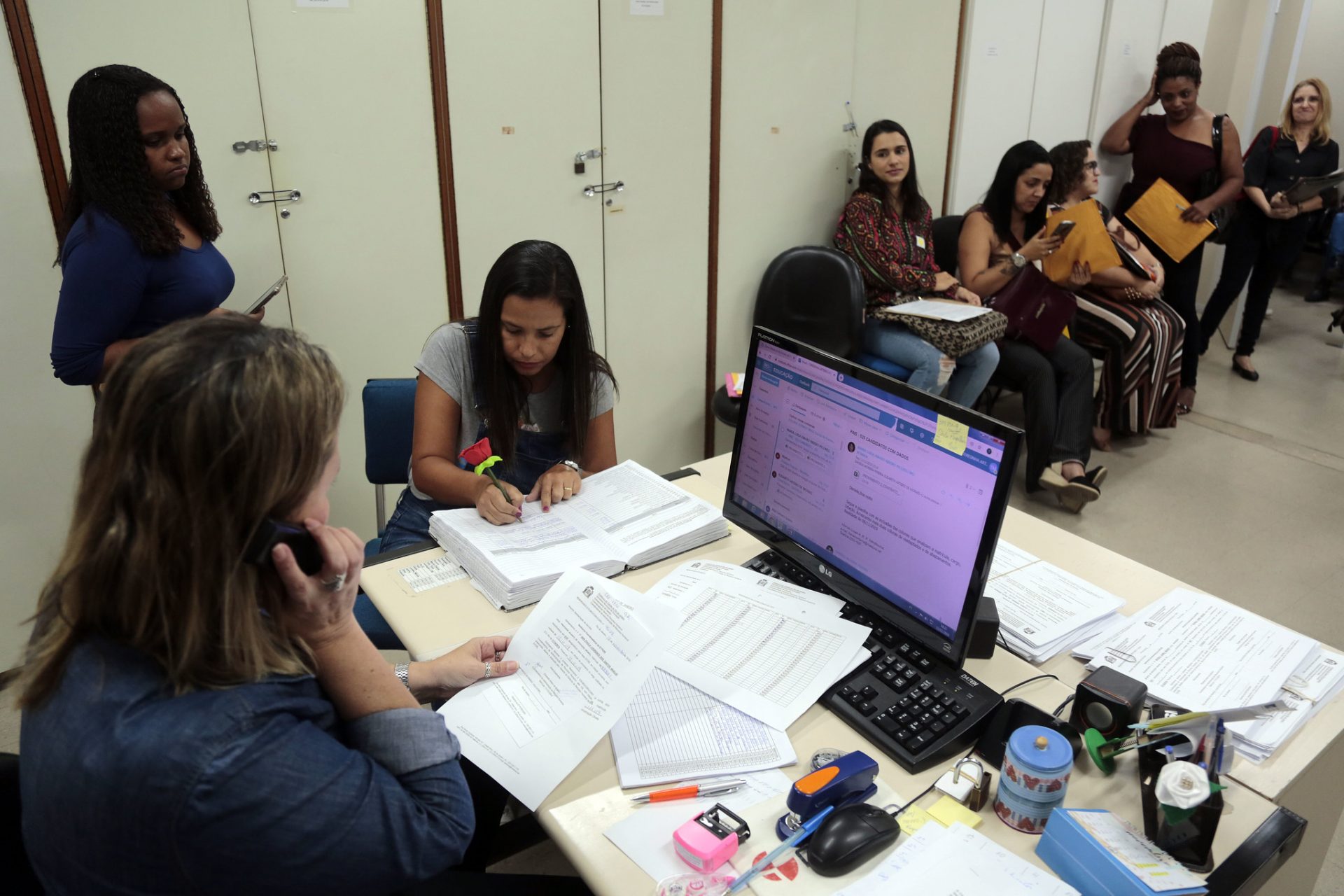 Município dá posse a 1.652 novos professores adjuntos de Educação ...