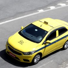 Medida beneficia a categoria, que teve queda brusca nas viagens devido à pandemia. Foto: Michel Filho/Prefeitura do Rio