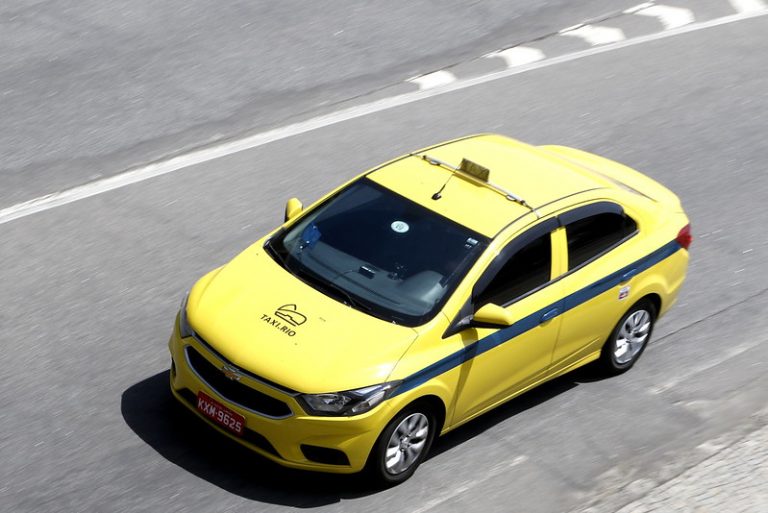 Medida beneficia a categoria, que teve queda brusca nas viagens devido à pandemia. Foto: Michel Filho/Prefeitura do Rio