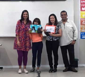 Não foi à toa que a premiação das melhores redações e desenhos da XIV Jornada Interdisciplinar Holocausto & Direitos Humanos - As violações de Direitos Humanos: Ontem e Hoje - aconteceu no dia 10/12. Exatamente nesta data comemora-se o dia Internacional dos Direitos Humanos. A iniciativa, uma parceria entre a Secretaria Municipal de Educação do Rio de Janeiro, a Associação Judaica B'nai B'rith e a Secretaria de Estado de Educação, realiza há 14 anos uma programação de palestras e atividades para complementar o trabalho dos professores, que já abordam o tema em aulas. O evento também busca estimular entre os alunos uma reflexão sobre intolerância e preconceito.