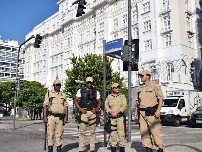 Guarda Municipal atuará com 1.774 guardas no patrulhamento da Praia de Copacabana.