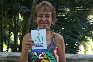 Lídia trabalha há 20 anos como ambulante na Freguesia, em Jacarepaguá. Foto: Hudson Pontes / Prefeitura do Rio