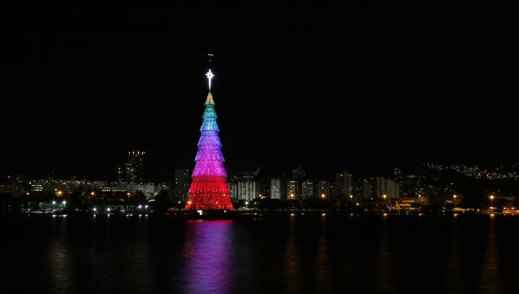 Árvore de Natal da Lagoa Rodrigo de Freitas. Foto de arquivo: Michel Filho / Prefeitura do Rio