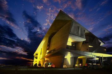 Iluminação especial de Natal vai colorir também a Cidade das Artes, na Barra da Tijuca. Foto: Alexandre Macieira / Riotur