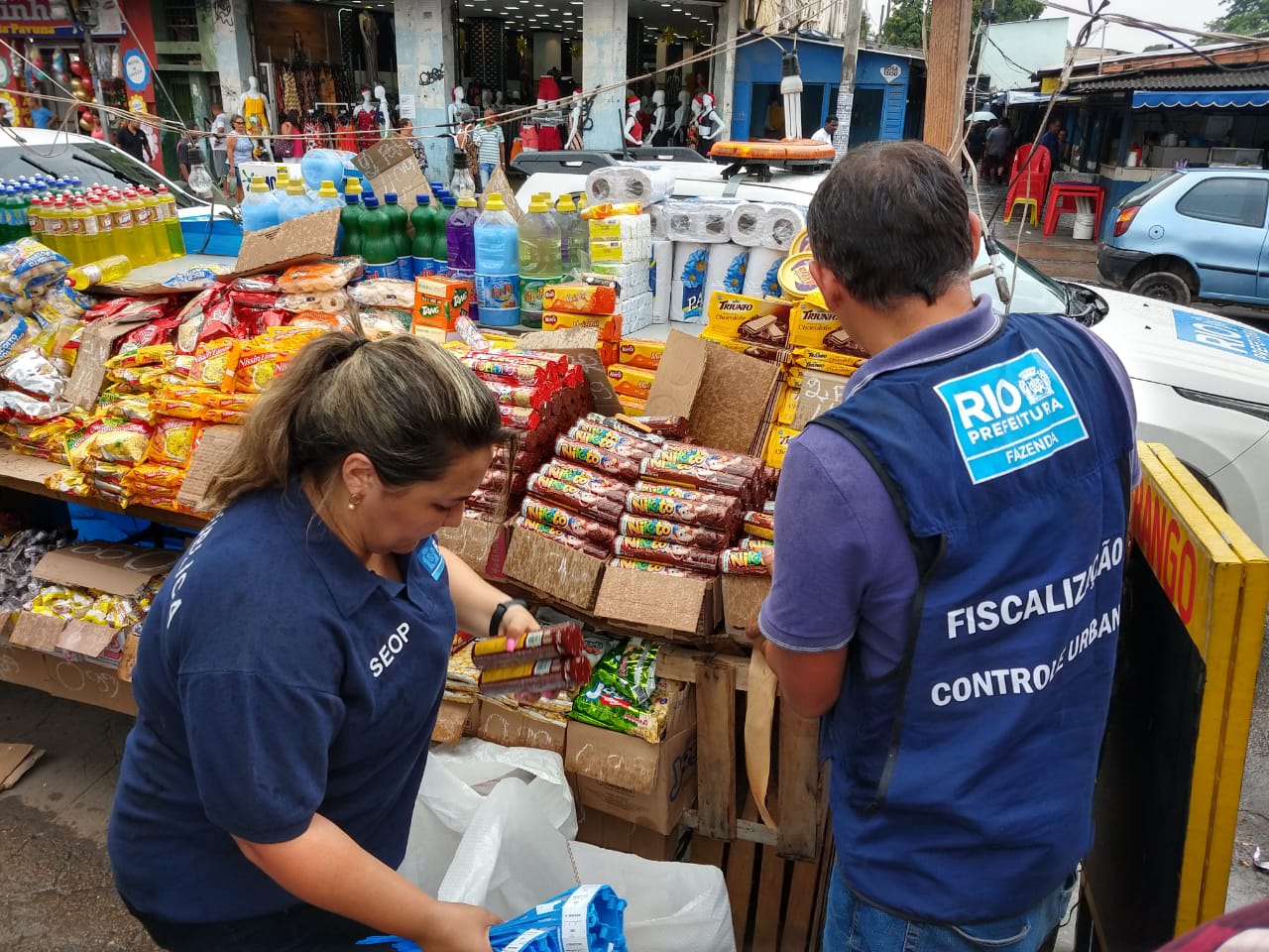 Agentes da força-tarefa comandada pela Seop atuam na ordenação urbana na Pavuna. Foto: divulgação