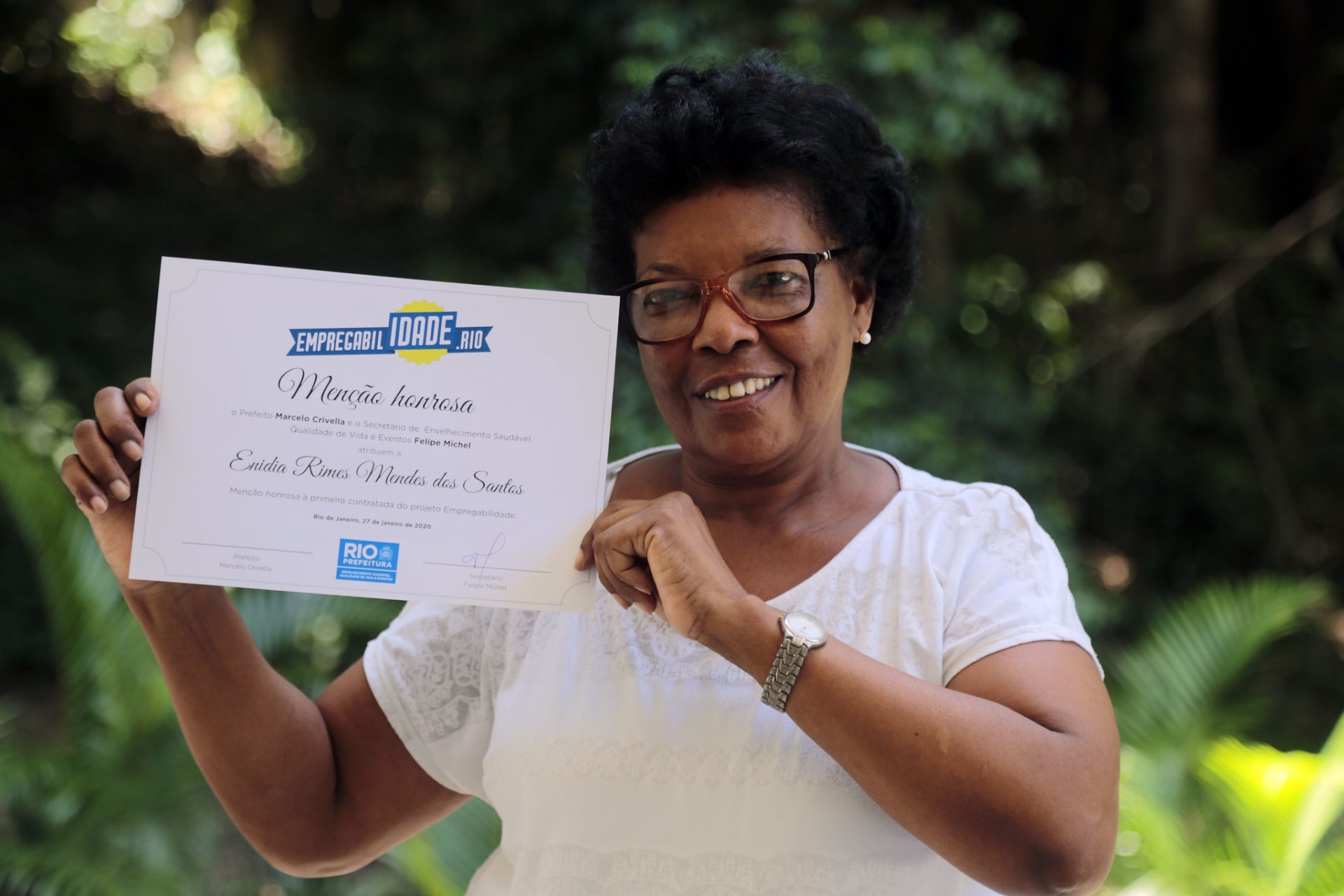 Enídia Rimes Mendes, de 66 anos, voltou ao mercado depois de dois anos desempregada. Foto: Marcos de Paula / Prefeitura do Rio