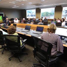 Secretário Felipe Michel promove reunião sobre os blocos de Carnaval. Fotos: Hudson Pontes / Prefeitura Do Rio
