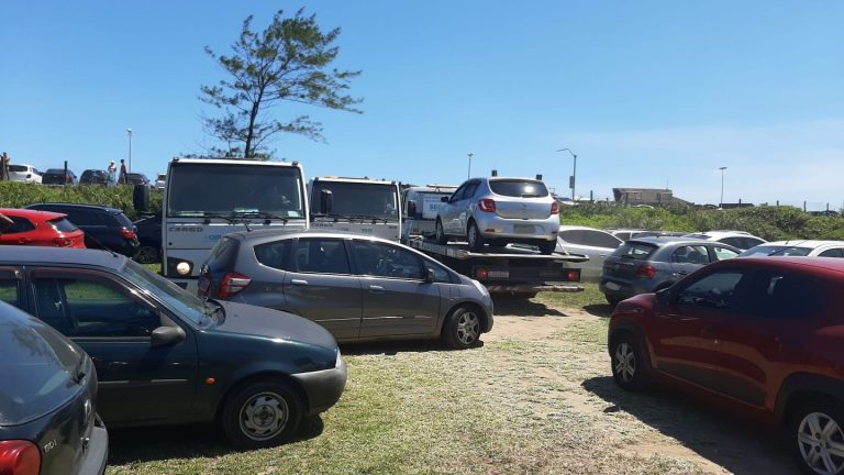 Estacionamento clandestino que funcionava em área ambiental da Praia da Reserva foi fechado pela Seop. Foto: divulgação