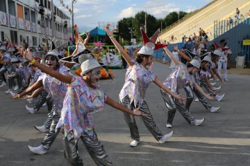 Corações Unidos do Ciep levou dois mil alunos à Sapucaí