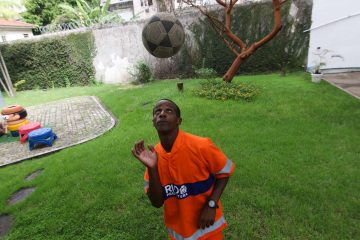Marcelo Mendes é recordista de embaixadinhas com bola na cabeça. Foto: Hudson Pontes / Prefeitura do Rio