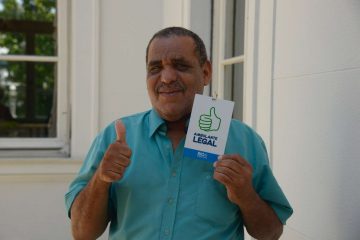 Adilson: 24 anos vendendo nas ruas. Agora é Ambulante Legal. Foto: Marco Antonio Rezende / Prefeitura do Rio