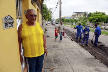 Getúlio Silva mora na Rua Guarulhos há mais de 50 anos. Foto: Marcos de Paula / Prefeitura do Rio