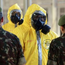 Militares usam equipamentos de proteção individual na ação desta quinta-feira. Foto: Marcos de Paula.