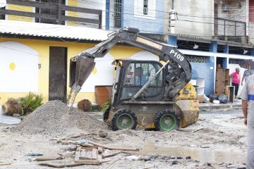 Órgãos da Prefeitura trabalham em Realengo para reduzir os efeitos da chuva. Foto: Marcelo Piu/Prefeitura do Rio