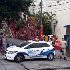 Guardas municipais bloqueiam o acesso à Escadaria Selarón. Foto: Divulgação / Guarda Municipal