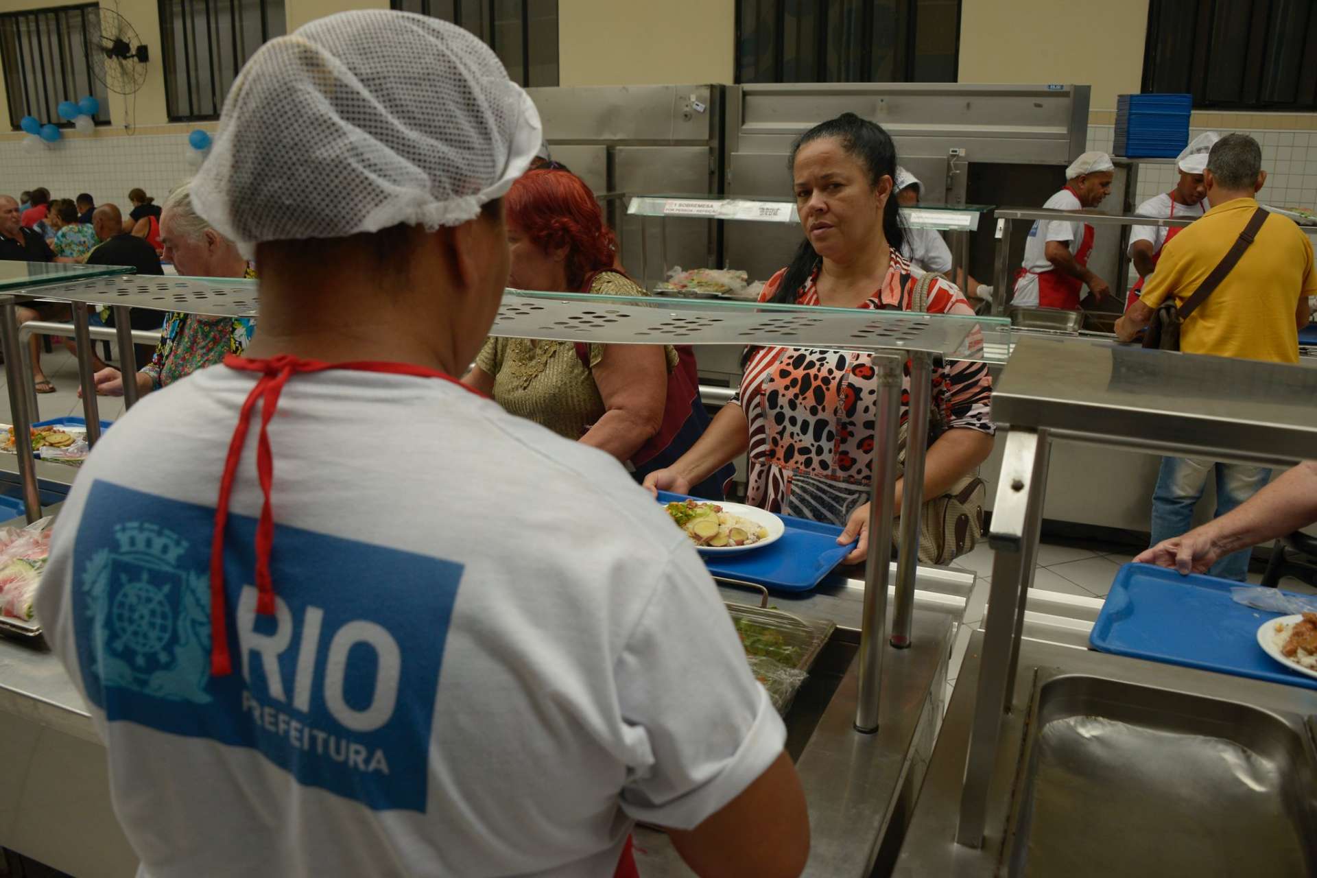 Programa dos Restaurantes Populares beneficia cidadãos diariamente. Foto: Marco Antônio Rezende / Prefeitura do Rio