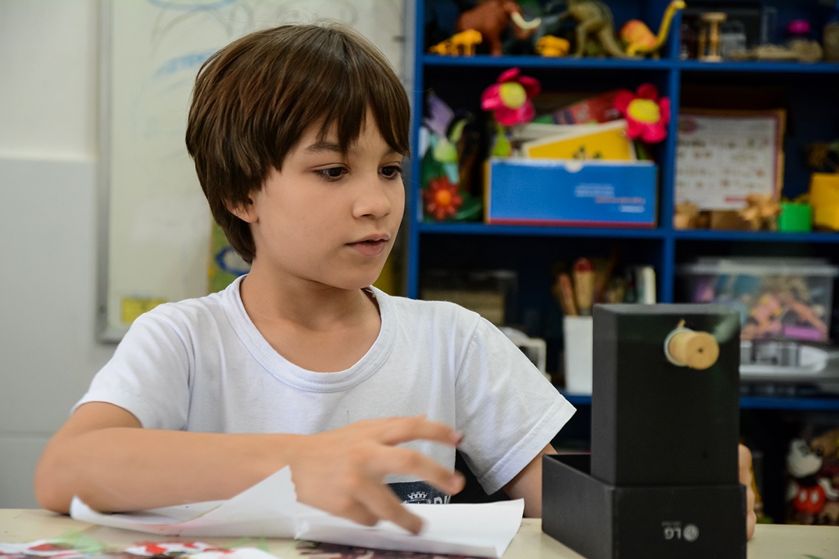 No Dia Mundial da Conscientização do Autismo, Secretaria Municipal de Educação prepara mosaico com alunos