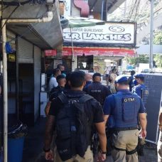 Agentes da Prefeitura passaram por 321 estabelecimentos na Rocinha. Foto: Divulgação / Prefeitura do Rio