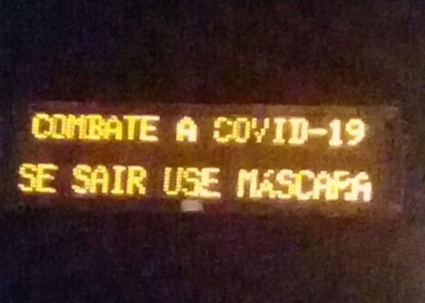 Foram colocados 28 painéis como este nas principais vias da cidade. Foto: Divulgação / Prefeitura do Rio