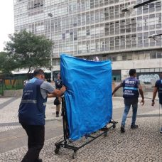 Fiscalização visa cumprir o decreto municipal que suspende as atividades comerciais como medida de combate à Covid-19. Foto: Divulgação Seop / Prefeitura do Rio