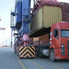 Mais uma carga de equipamentos comprados chegou no Rio. Foto: Divulgação