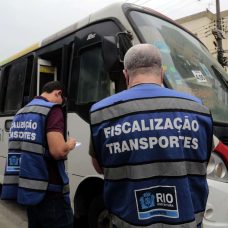 Ação resulta em 57 multas por irregularidades nos ônibus. Foto: Divulgação / Prefeitura do Rio