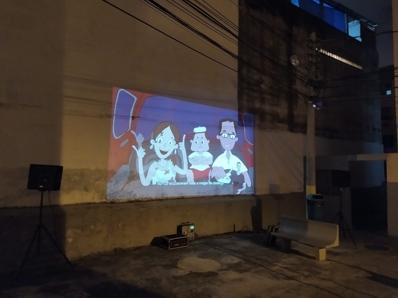 O projeto piloto do Cinema nas Janelas aconteceu num condomínio no Engenho Novo. Foto: Divulgação/Prefeitura do Rio