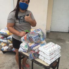 A entrega segue um planejamento que beneficia todos os alunos: pessoas que comparecem sem agendamento prejudicam os estudantes