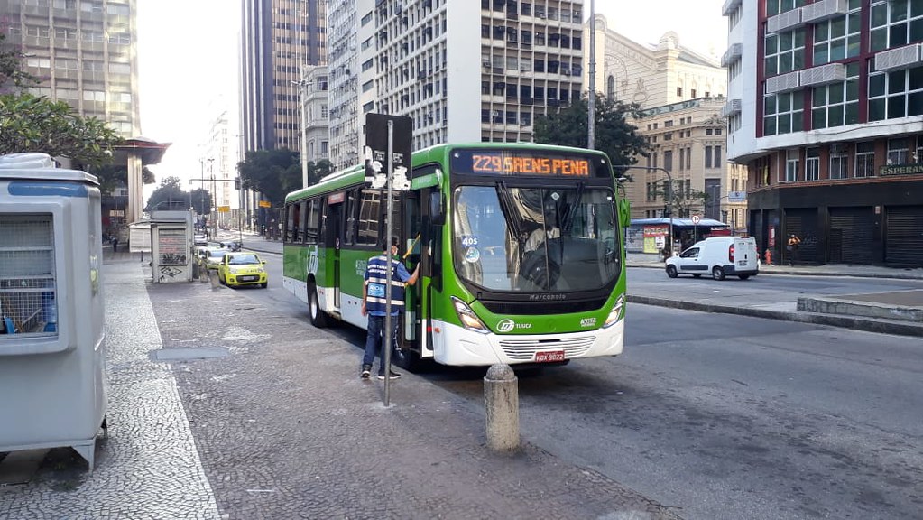 Fiscais atuaram em estações de maior movimento do BRT, pontos de linhas regulares e garagem