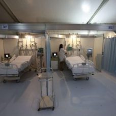 Nas unidades da rede municipal, há 526 pacientes internados, sendo 259 em UTI
