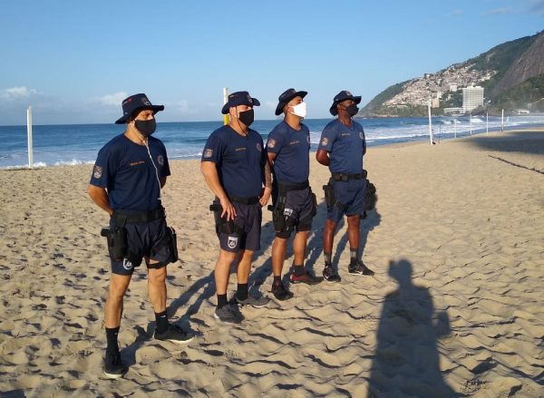 Em quase dois meses de atuação, os agentes registraram 3.923 infrações sanitárias por diversas irregularidades