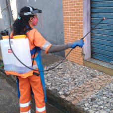 Comlurb já realizou trabalho de lavagem com água de reuso e detergente neutro e hipoclorito em todas as 633 comunidades da cidade
